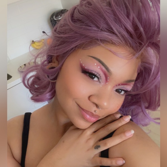 Meet your Posher, Rheana - Picture 1 of 4